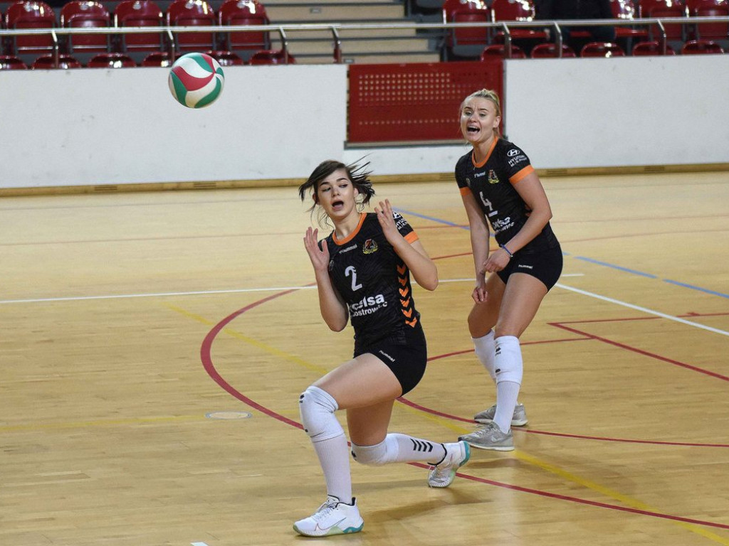 II liga siatkówki kobiet. KSZO SMS Ostrowiec Świętokrzyski - Pogoń Proszowice 3:0