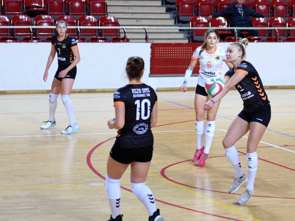 II liga siatkówki kobiet. KSZO SMS Ostrowiec Świętokrzyski - Pogoń Proszowice 3:0