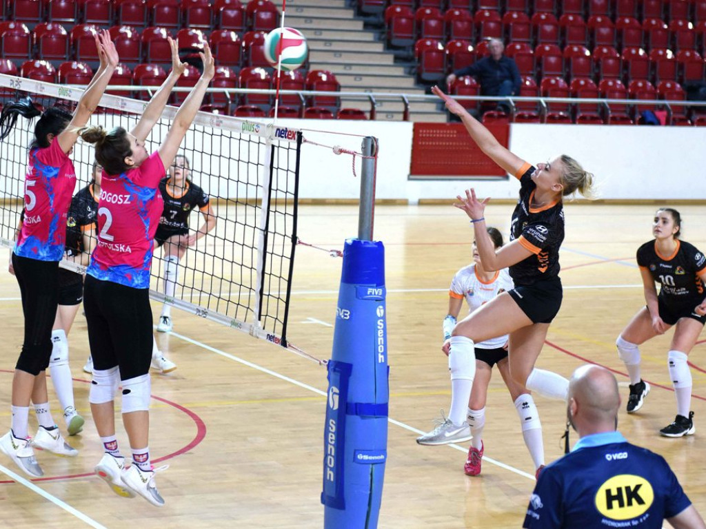 II liga siatkówki kobiet. KSZO SMS Ostrowiec Świętokrzyski - Pogoń Proszowice 3:0