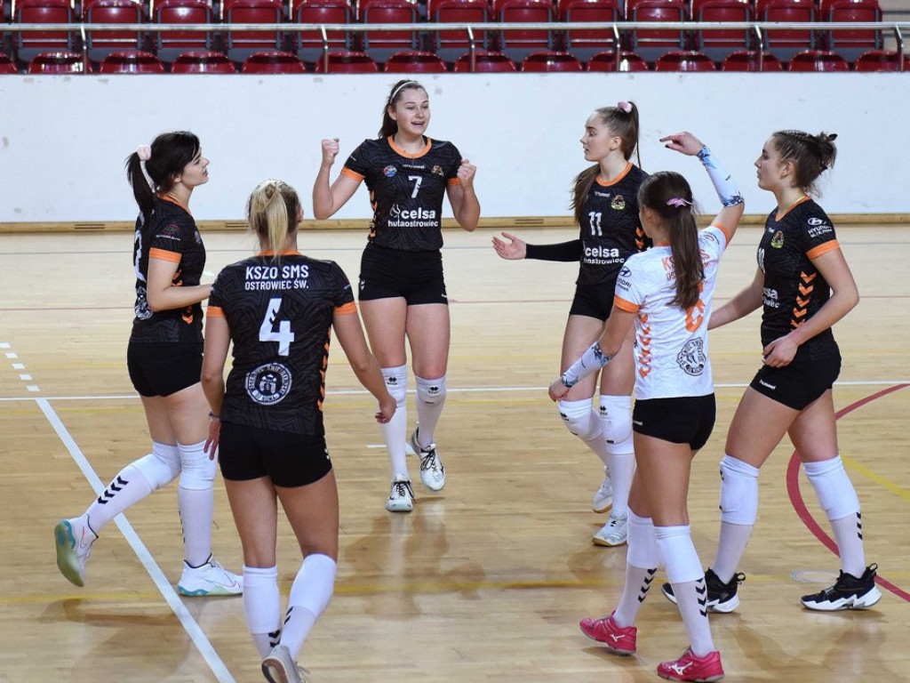 II liga siatkówki kobiet. KSZO SMS Ostrowiec Świętokrzyski - Pogoń Proszowice 3:0