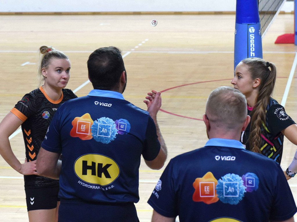 II liga siatkówki kobiet. Grupa IV. *KSZO SMS Ostrowiec Świętokrzyski - Silesia Volley Mysłowice 2:3