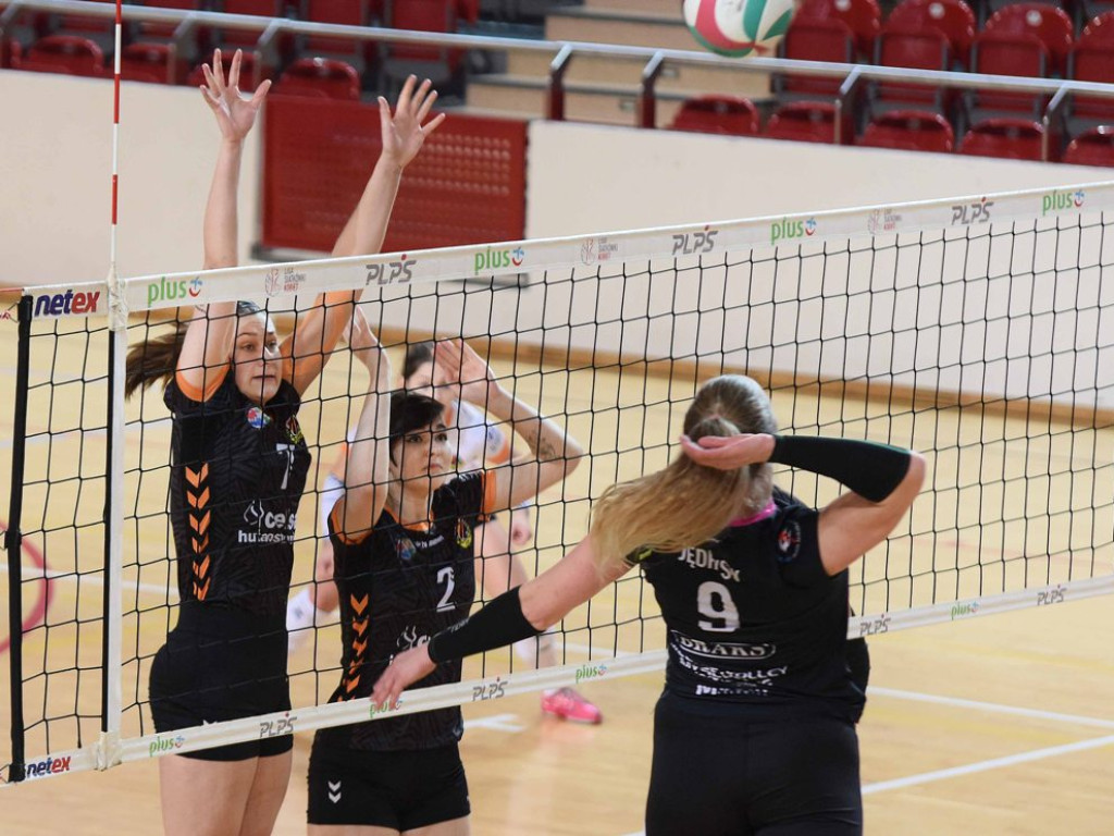 II liga siatkówki kobiet. Grupa IV. *KSZO SMS Ostrowiec Świętokrzyski - Silesia Volley Mysłowice 2:3