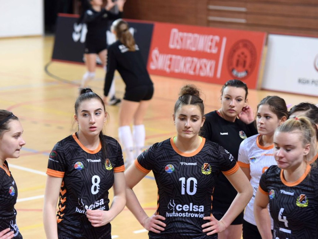 II liga siatkówki kobiet. Grupa IV. *KSZO SMS Ostrowiec Świętokrzyski - Silesia Volley Mysłowice 2:3