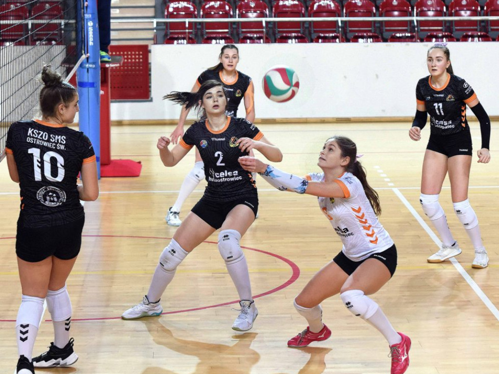 II liga siatkówki kobiet. Grupa IV. *KSZO SMS Ostrowiec Świętokrzyski - Silesia Volley Mysłowice 2:3