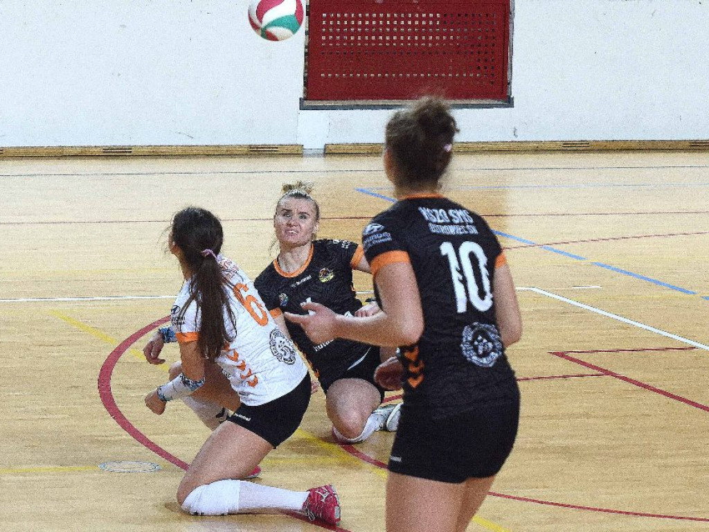 II liga siatkówki kobiet. Grupa IV. *KSZO SMS Ostrowiec Świętokrzyski - Silesia Volley Mysłowice 2:3