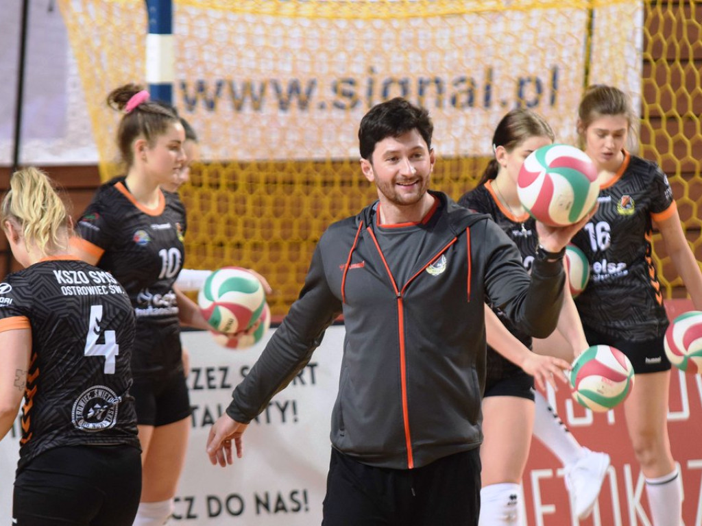 II liga siatkówki kobiet. Grupa IV. *KSZO SMS Ostrowiec Świętokrzyski - Jedynka Tarnów 3:1