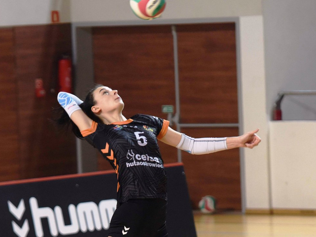 II liga siatkówki kobiet. Grupa IV. *KSZO SMS Ostrowiec Świętokrzyski - Jedynka Tarnów 3:1