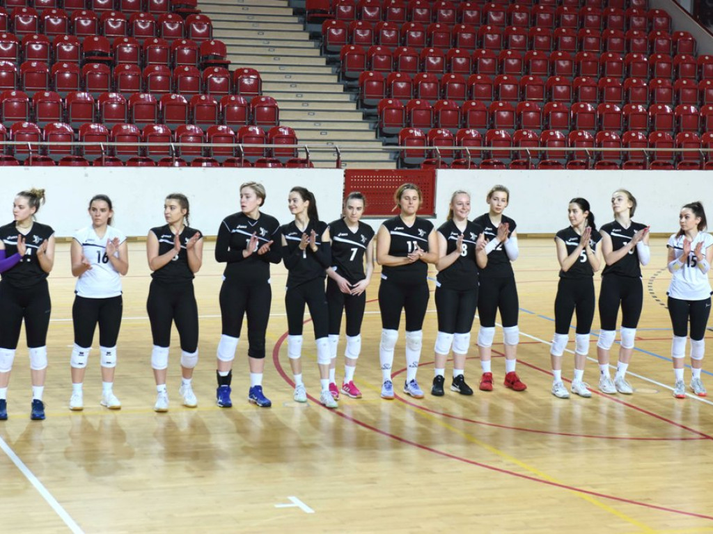 II liga siatkówki kobiet. Grupa IV. *KSZO SMS Ostrowiec Świętokrzyski - Jedynka Tarnów 3:1