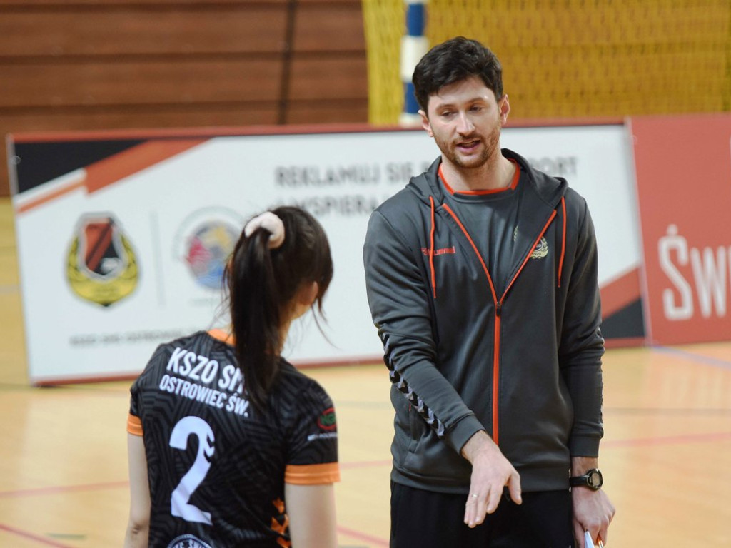 II liga siatkówki kobiet. Grupa IV. *KSZO SMS Ostrowiec Świętokrzyski - Jedynka Tarnów 3:1