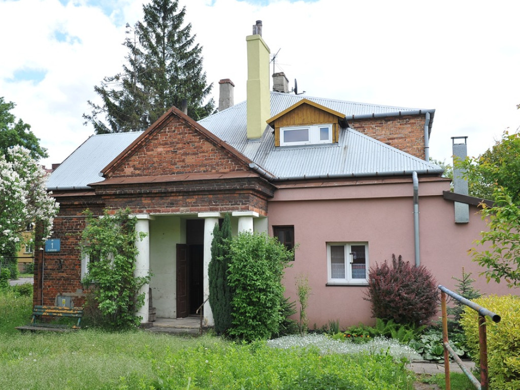 Sto lat urzędniczych domków przy ulicy Moniuszki. Duma krajobrazu kulturowego Klimkiewiczowa