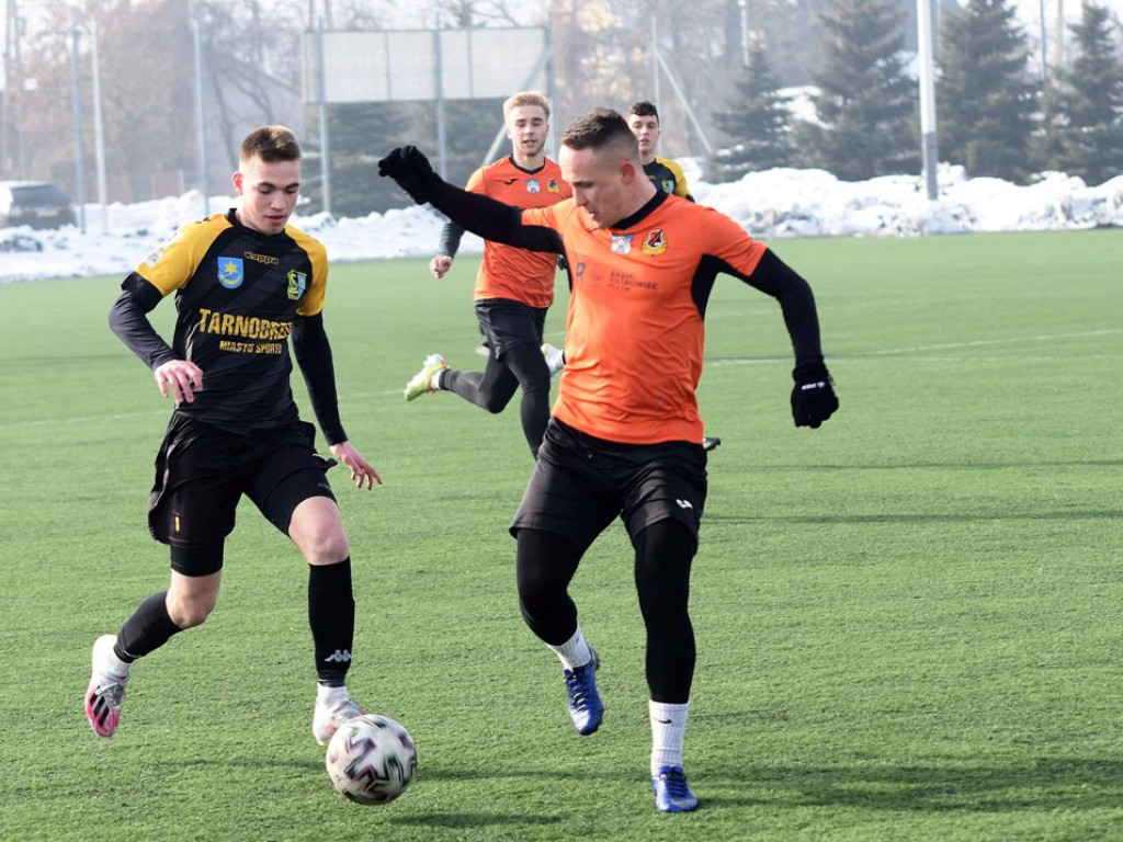 Mecz sparingowy. *KP KSZO 1929 Ostrowiec Świętokrzyski - Siarka Tarnobrzeg 4:1