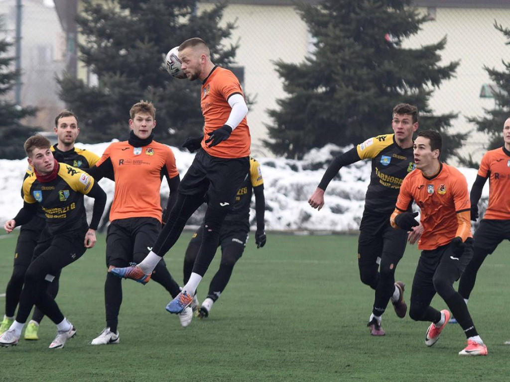 Mecz sparingowy. *KP KSZO 1929 Ostrowiec Świętokrzyski - Siarka Tarnobrzeg 4:1
