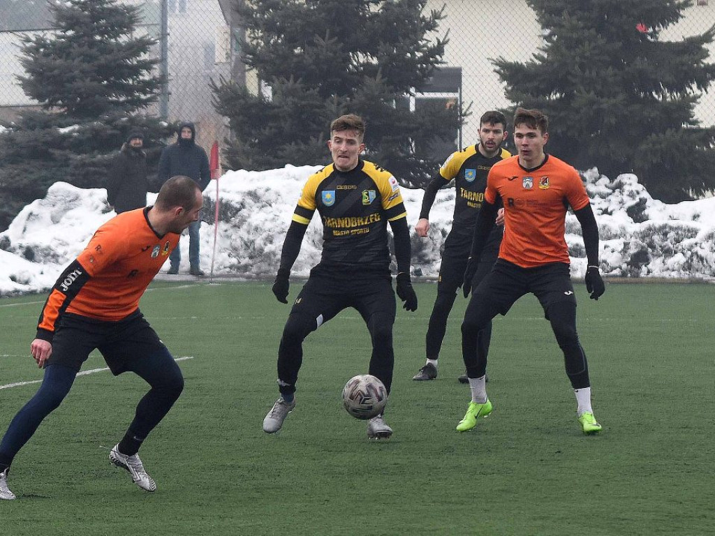 Mecz sparingowy. *KP KSZO 1929 Ostrowiec Świętokrzyski - Siarka Tarnobrzeg 4:1