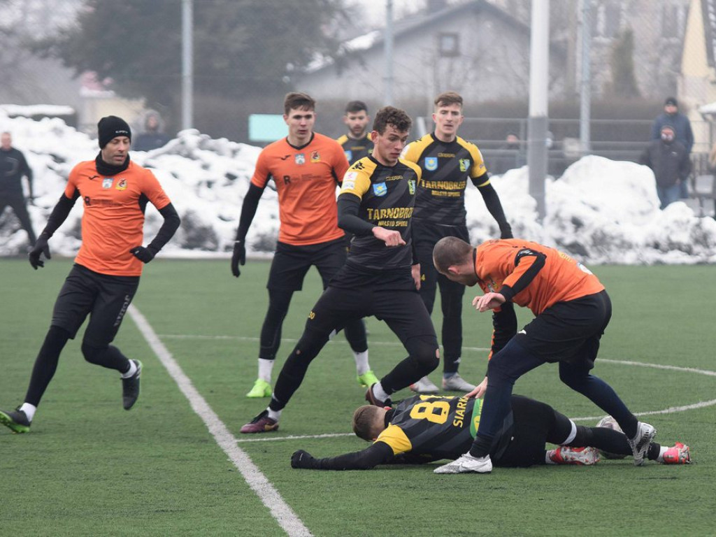 Mecz sparingowy. *KP KSZO 1929 Ostrowiec Świętokrzyski - Siarka Tarnobrzeg 4:1