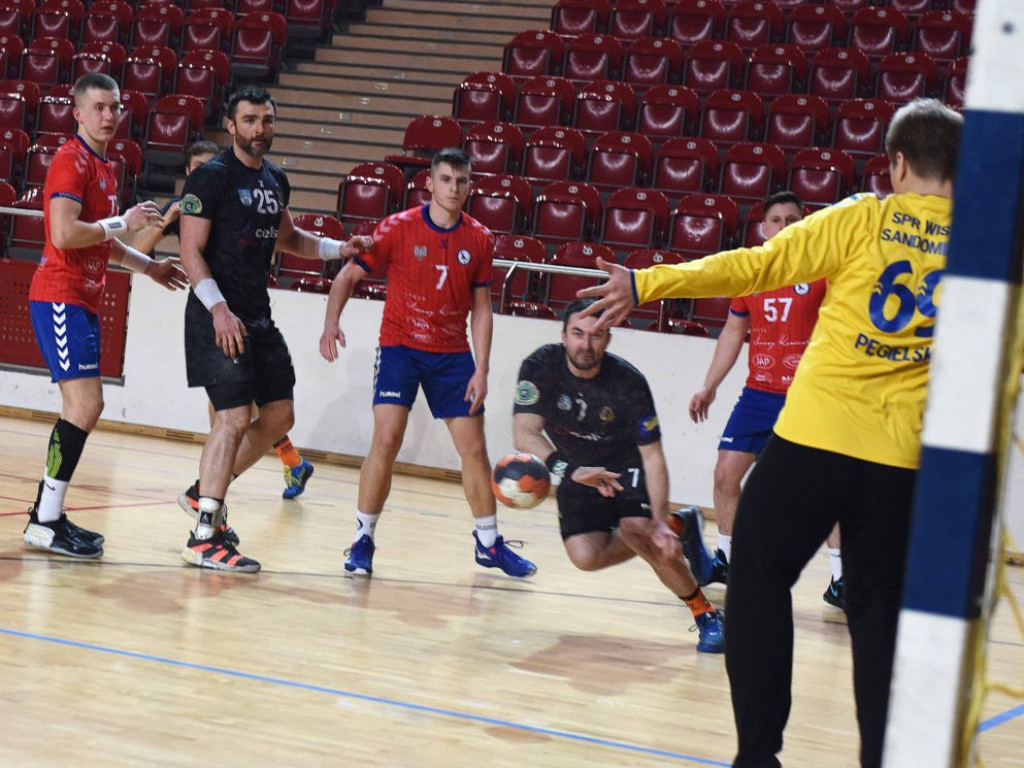 I liga piłki ręcznej mężczyzn. Grupa D. *KSZO Ostrowiec Świętokrzyski - Wisła Sandomierz 31:27