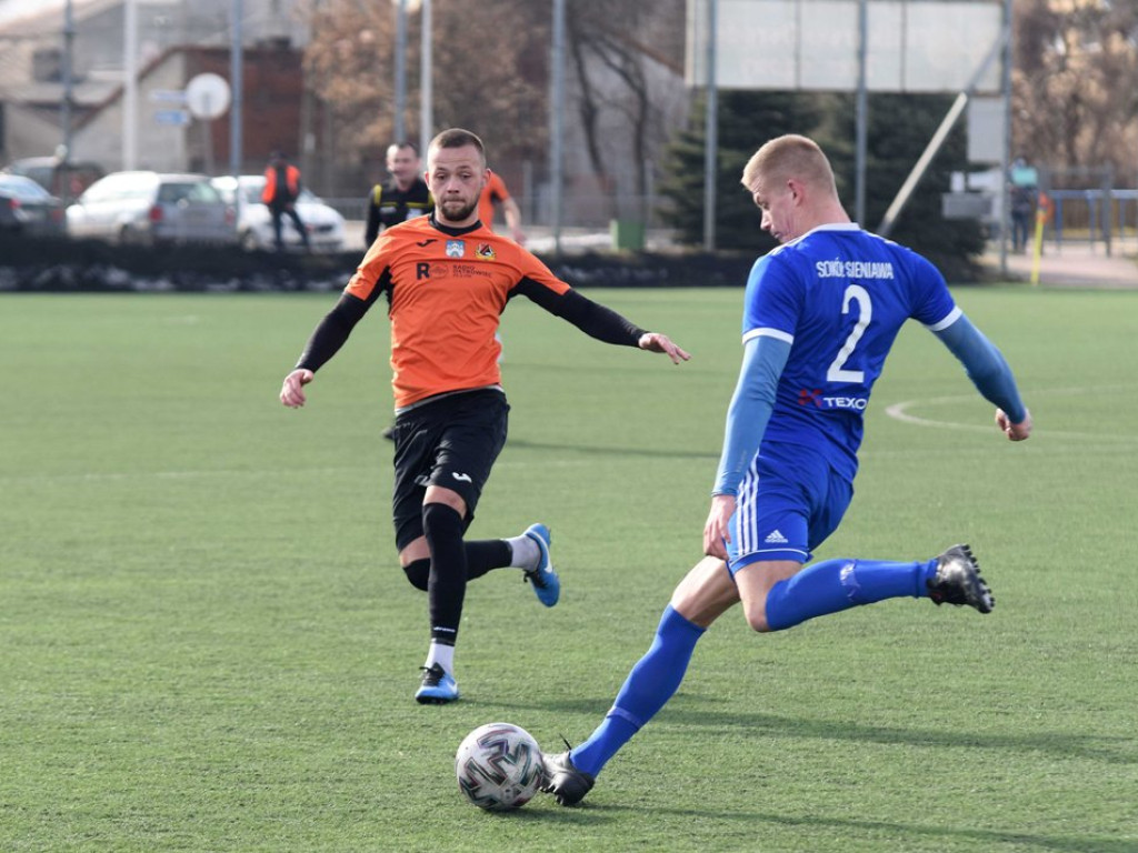 III liga piłkarska. Grupa IV. *KP KSZO 1929 Ostrowiec Świętokrzyski - Sokół Sieniawa 1:0