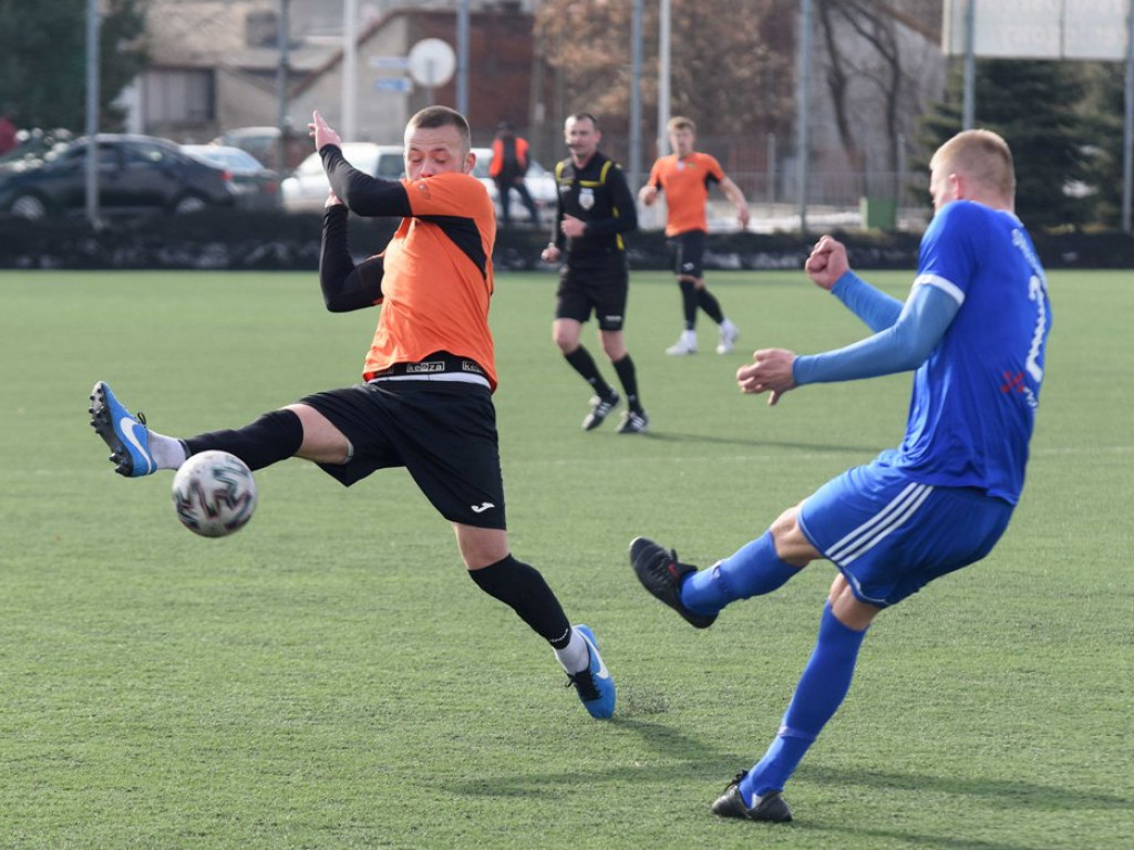 III liga piłkarska. Grupa IV. *KP KSZO 1929 Ostrowiec Świętokrzyski - Sokół Sieniawa 1:0