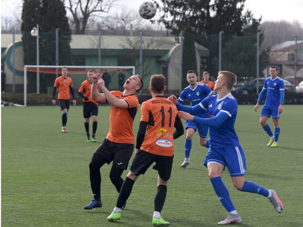 III liga piłkarska. Grupa IV. *KP KSZO 1929 Ostrowiec Świętokrzyski - Sokół Sieniawa 1:0