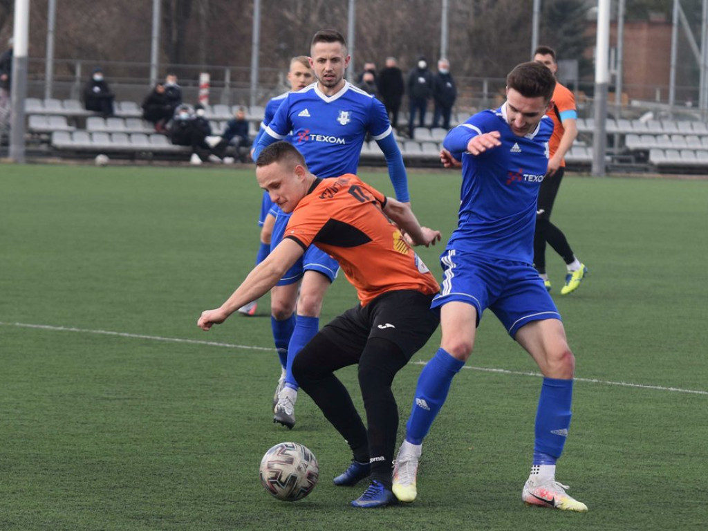 III liga piłkarska. Grupa IV. *KP KSZO 1929 Ostrowiec Świętokrzyski - Sokół Sieniawa 1:0