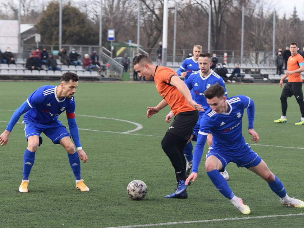 III liga piłkarska. Grupa IV. *KP KSZO 1929 Ostrowiec Świętokrzyski - Sokół Sieniawa 1:0