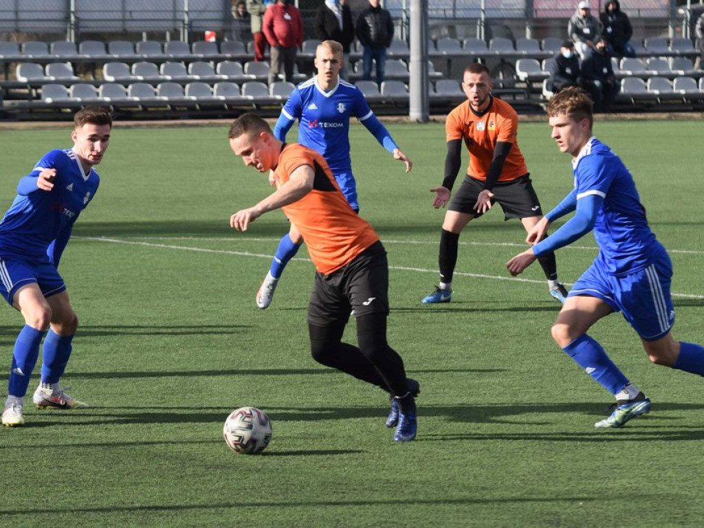 III liga piłkarska. Grupa IV. *KP KSZO 1929 Ostrowiec Świętokrzyski - Sokół Sieniawa 1:0