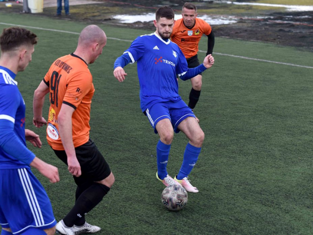 III liga piłkarska. Grupa IV. *KP KSZO 1929 Ostrowiec Świętokrzyski - Sokół Sieniawa 1:0