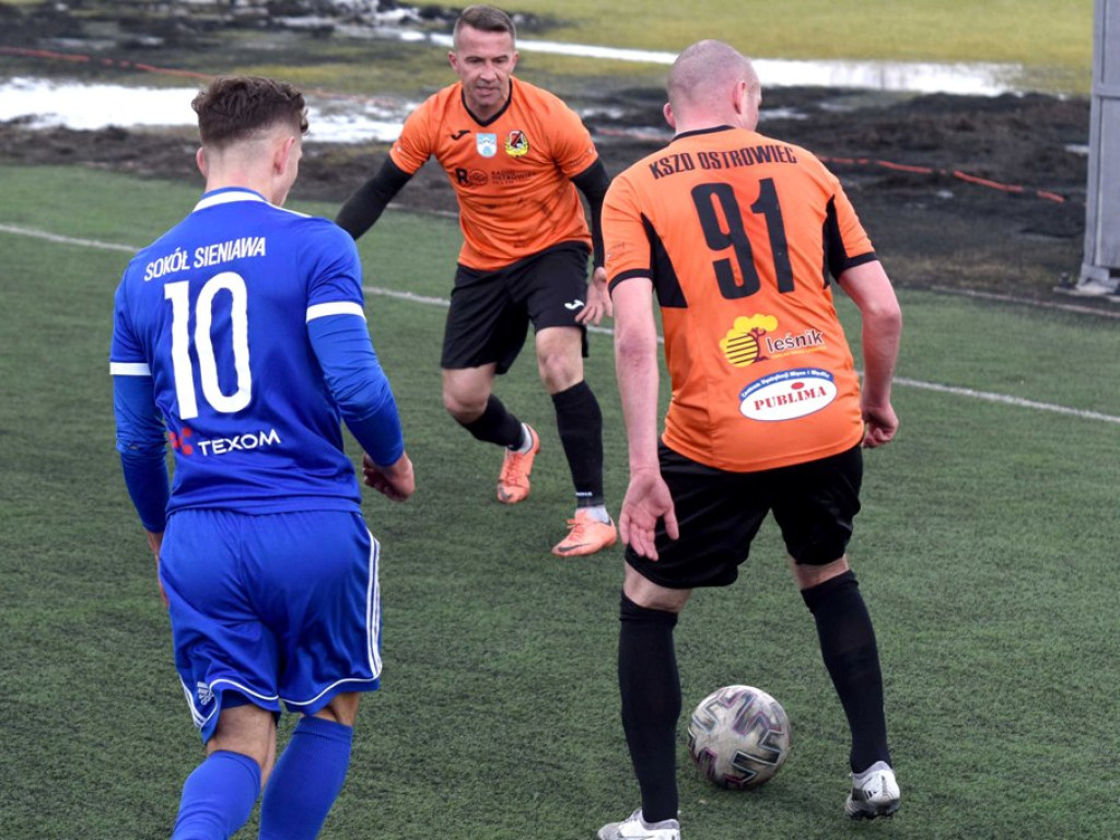 III liga piłkarska. Grupa IV. *KP KSZO 1929 Ostrowiec Świętokrzyski - Sokół Sieniawa 1:0
