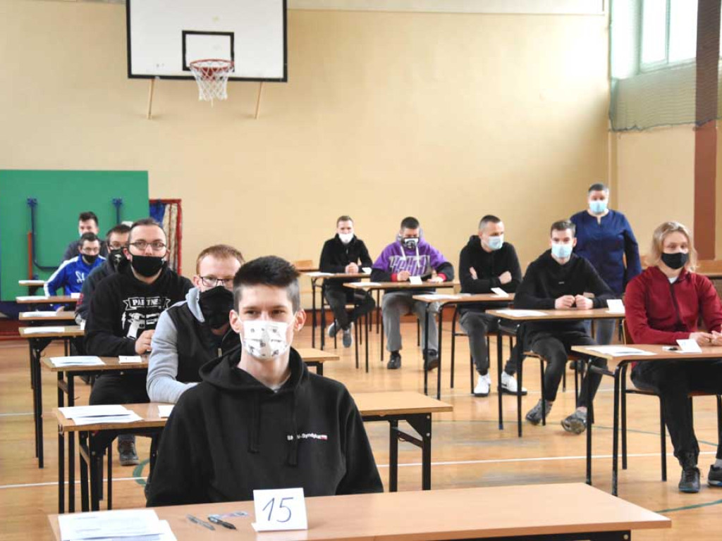 Maturzyści próbują swoich sił
