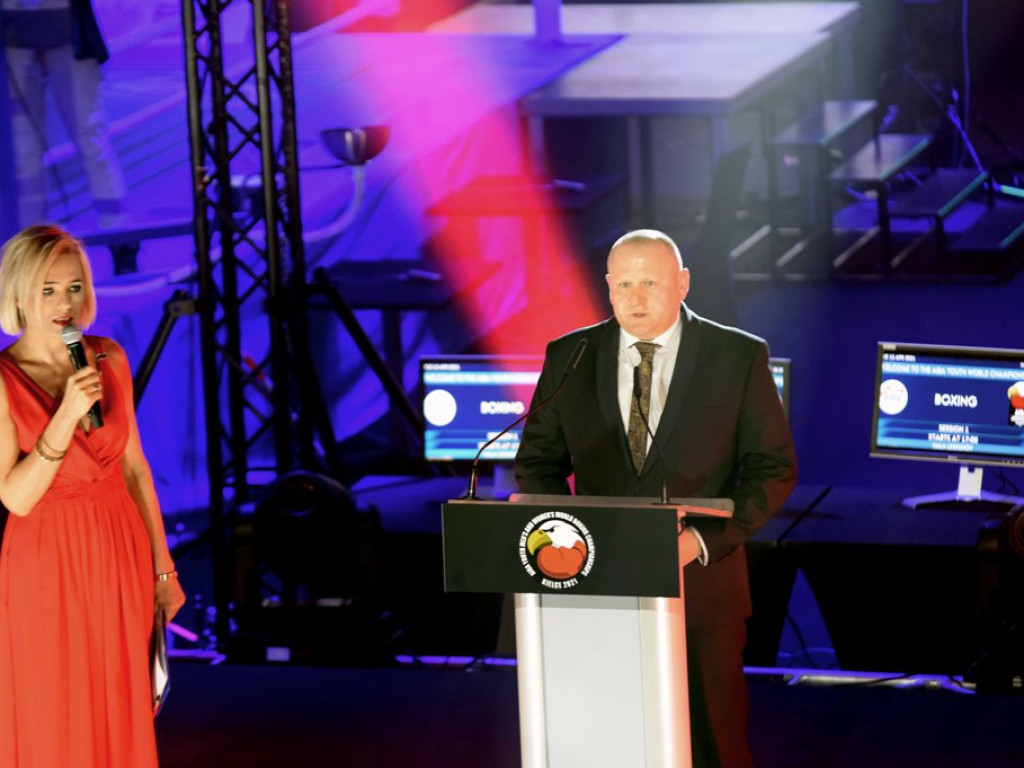 Młodzieżowe Mistrzostwa Świata w Boksie. Hala Legionów w Kielcach. Ceremonia otwarcia i pierwsze walki