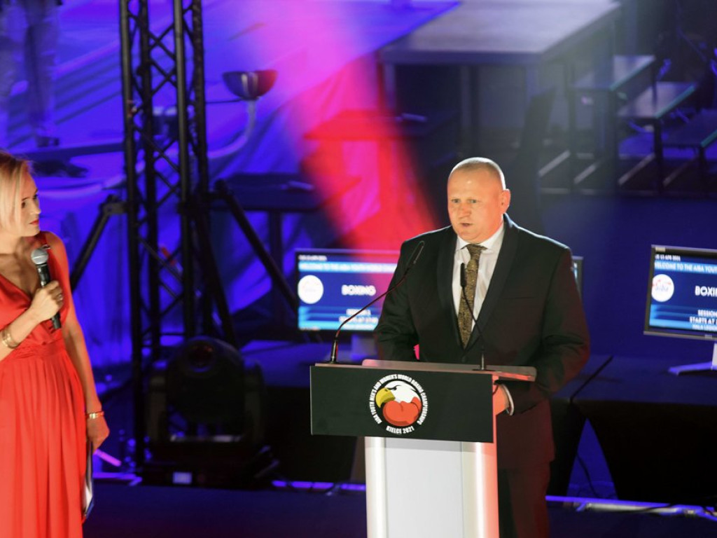 Młodzieżowe Mistrzostwa Świata w Boksie. Hala Legionów w Kielcach. Ceremonia otwarcia i pierwsze walki