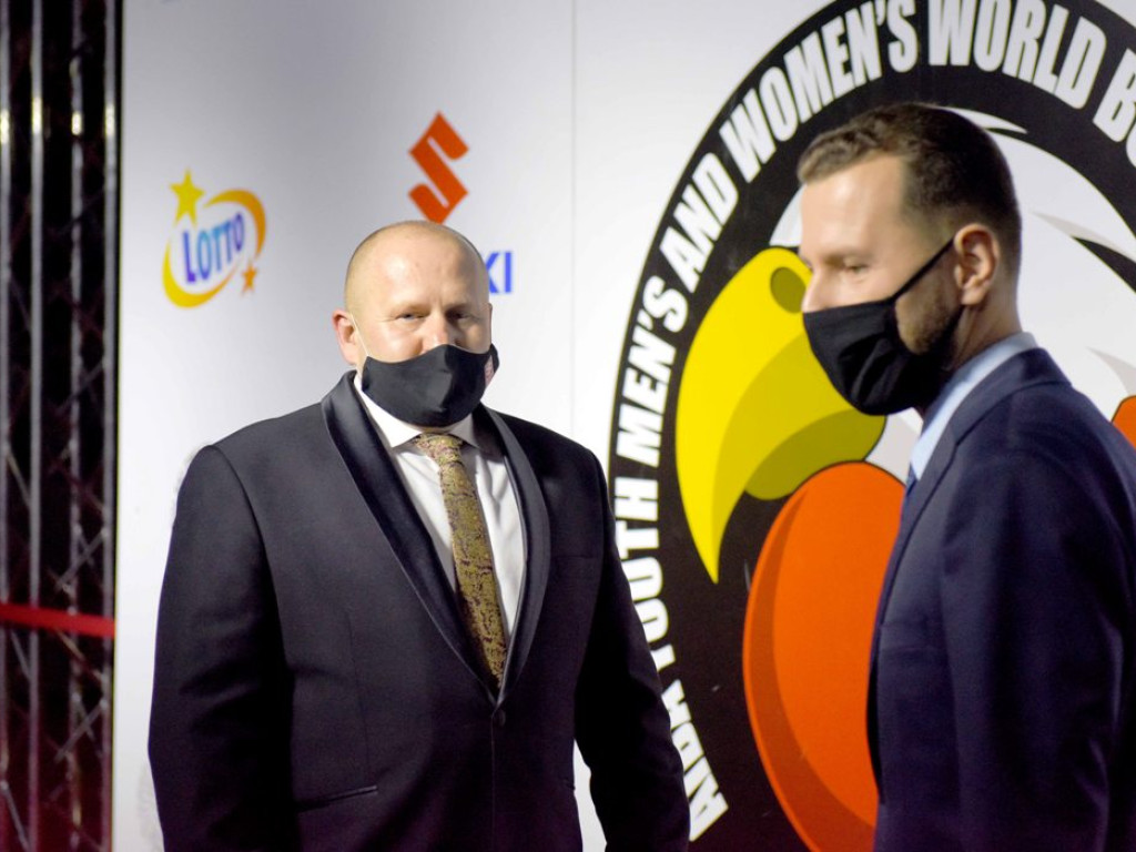 Młodzieżowe Mistrzostwa Świata w Boksie. Hala Legionów w Kielcach. Ceremonia otwarcia i pierwsze walki
