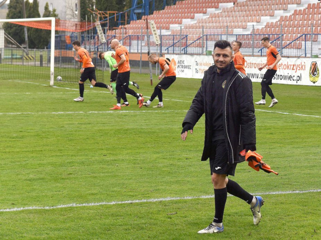 III liga piłkarska. Grupa IV. *KP KSZO 1929 Ostrowiec Świętokrzyski - Jutrzenka Giebułtów 2:3