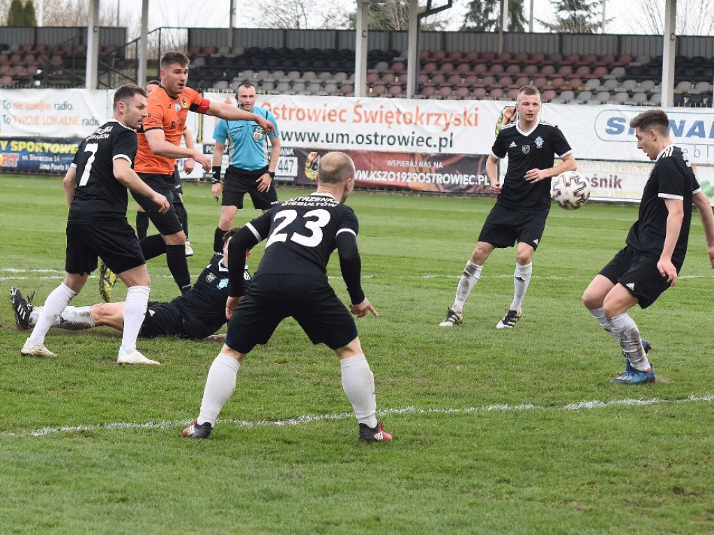 III liga piłkarska. Grupa IV. *KP KSZO 1929 Ostrowiec Świętokrzyski - Jutrzenka Giebułtów 2:3