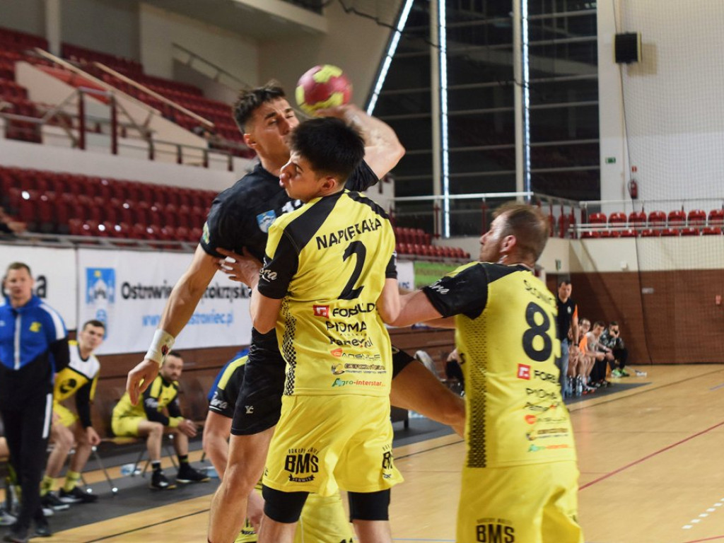 I liga piłki ręcznej. Grupa D. *KSZO Ostrowiec Świętokrzyski - KSSPR Końskie 30:24