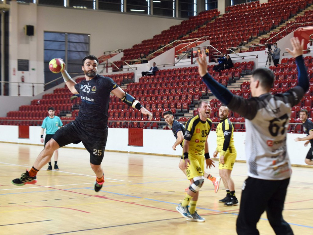I liga piłki ręcznej. Grupa D. *KSZO Ostrowiec Świętokrzyski - KSSPR Końskie 30:24