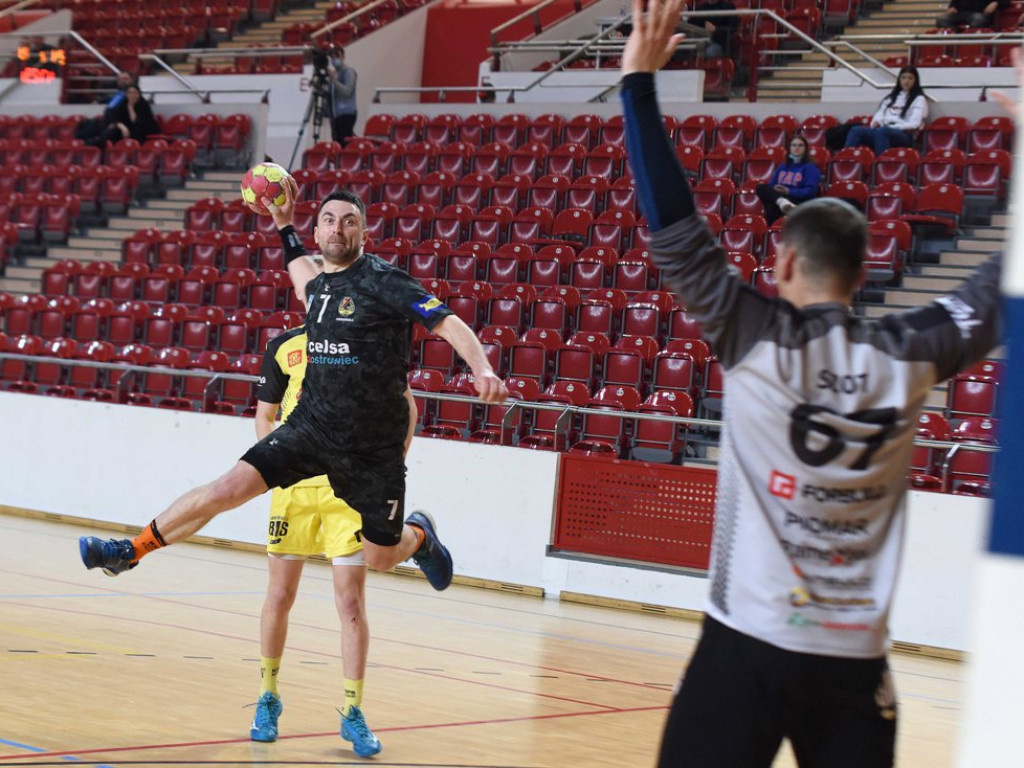 I liga piłki ręcznej. Grupa D. *KSZO Ostrowiec Świętokrzyski - KSSPR Końskie 30:24