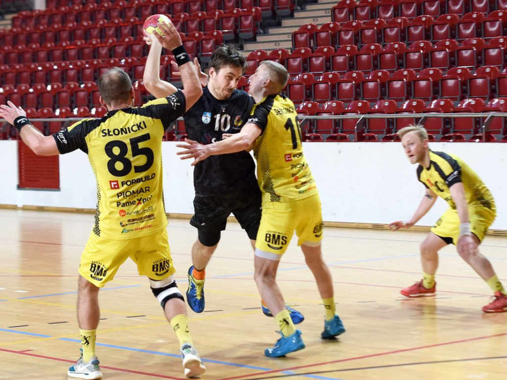I liga piłki ręcznej. Grupa D. *KSZO Ostrowiec Świętokrzyski - KSSPR Końskie 30:24