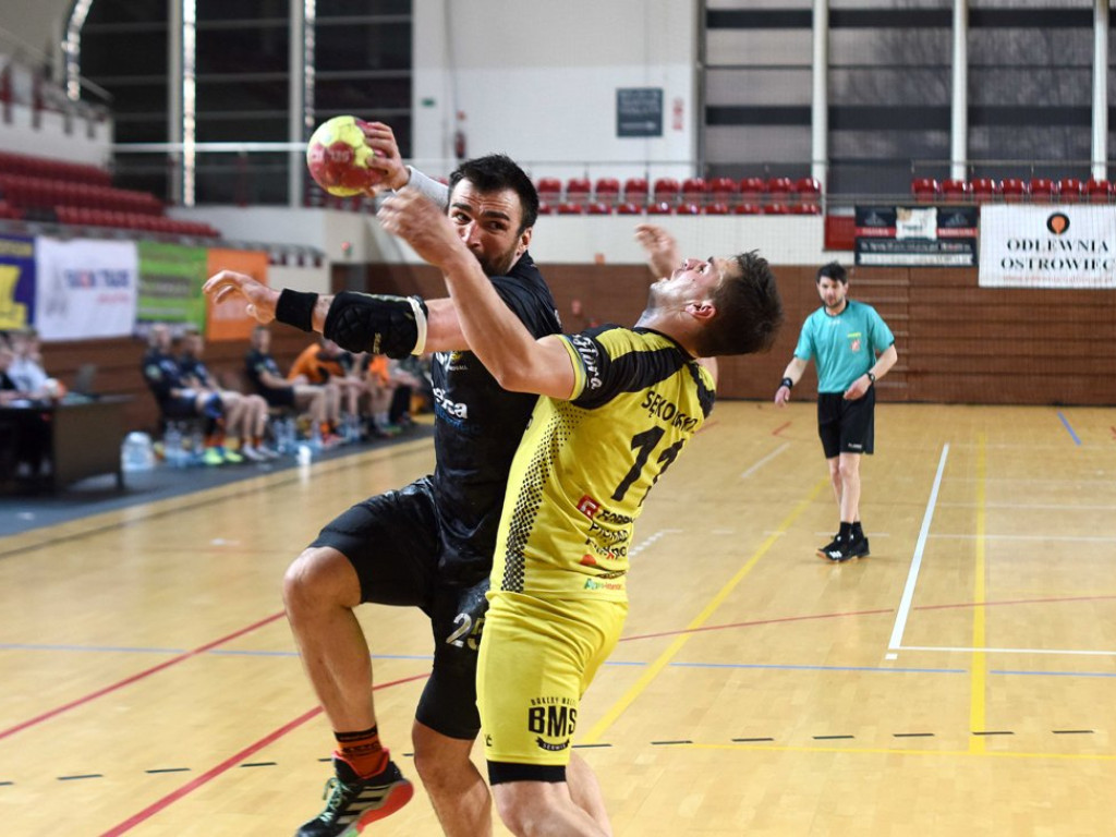 I liga piłki ręcznej. Grupa D. *KSZO Ostrowiec Świętokrzyski - KSSPR Końskie 30:24