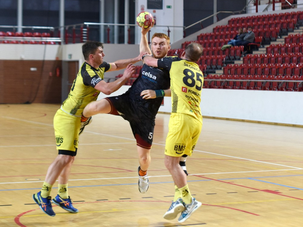 I liga piłki ręcznej. Grupa D. *KSZO Ostrowiec Świętokrzyski - KSSPR Końskie 30:24