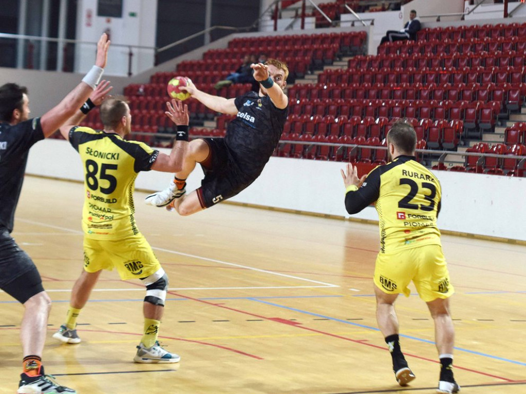 I liga piłki ręcznej. Grupa D. *KSZO Ostrowiec Świętokrzyski - KSSPR Końskie 30:24