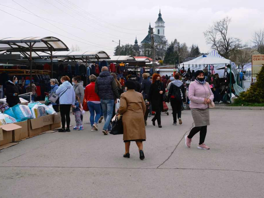 Na Targowisku Miejskim w Ostrowcu Świętokrzyskim