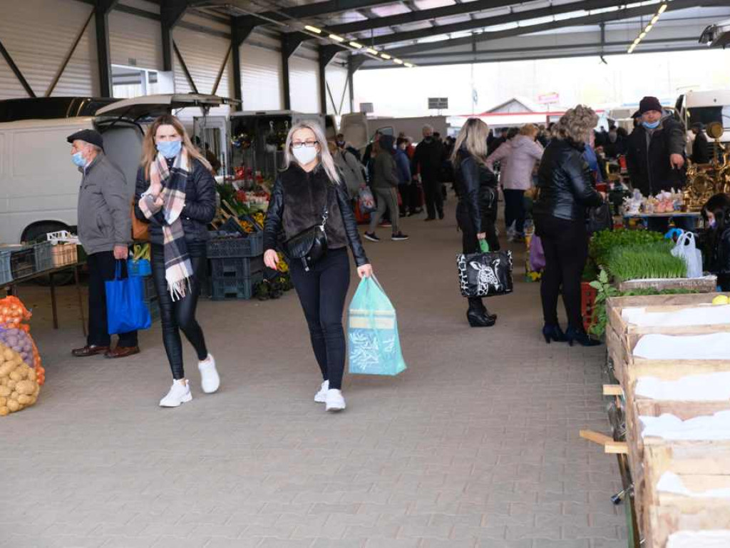 Na Targowisku Miejskim w Ostrowcu Świętokrzyskim