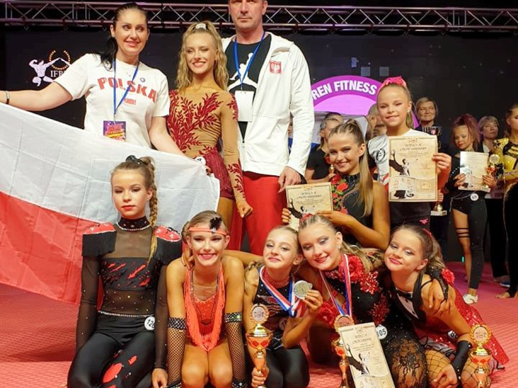 Świetny start na Mistrzostwach Świata w Fitness Dzieci. Blanka Walczyk srebrną medalistką, Natalia Bugajska z brązowym medalem