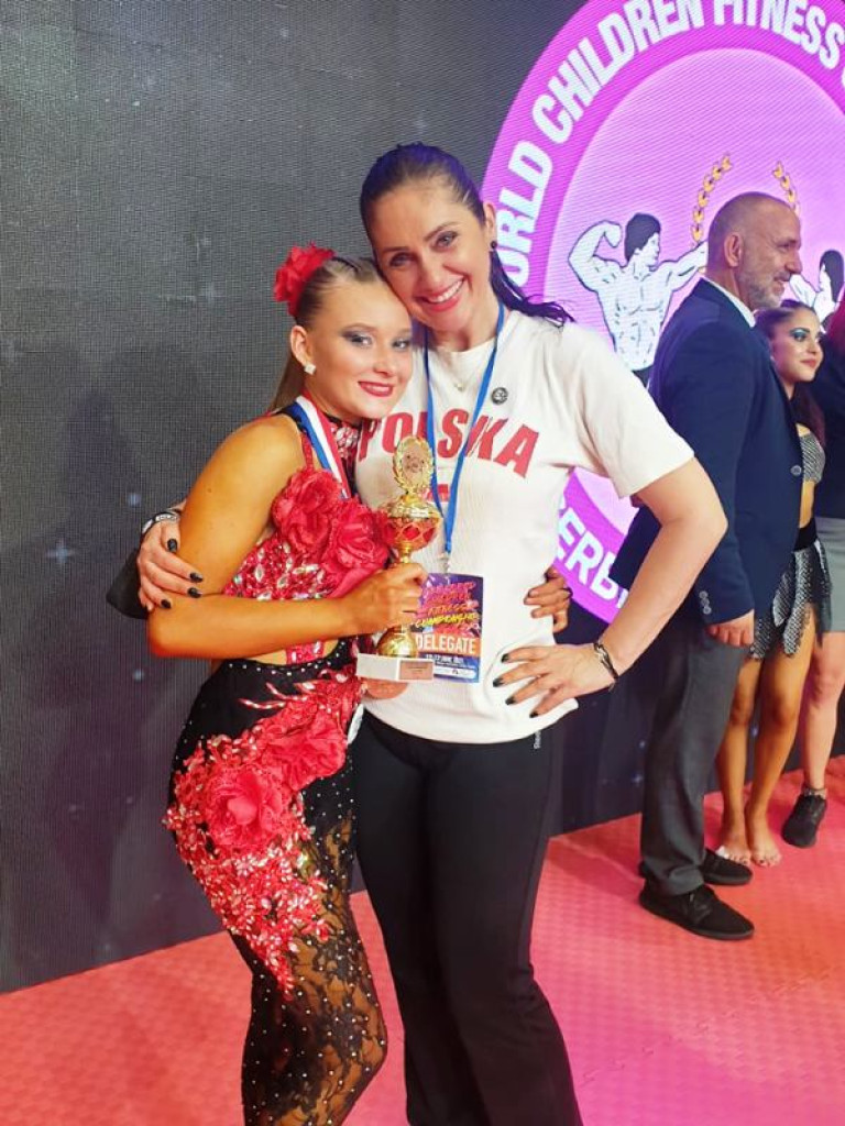 Świetny start na Mistrzostwach Świata w Fitness Dzieci. Blanka Walczyk srebrną medalistką, Natalia Bugajska z brązowym medalem