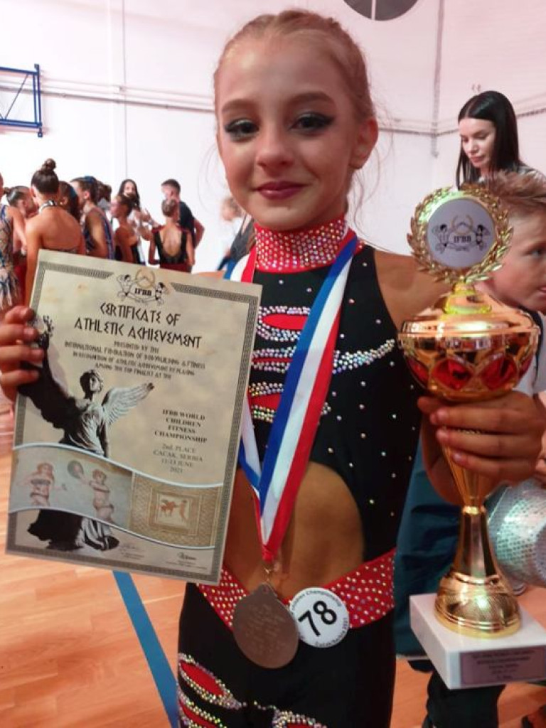 Świetny start na Mistrzostwach Świata w Fitness Dzieci. Blanka Walczyk srebrną medalistką, Natalia Bugajska z brązowym medalem