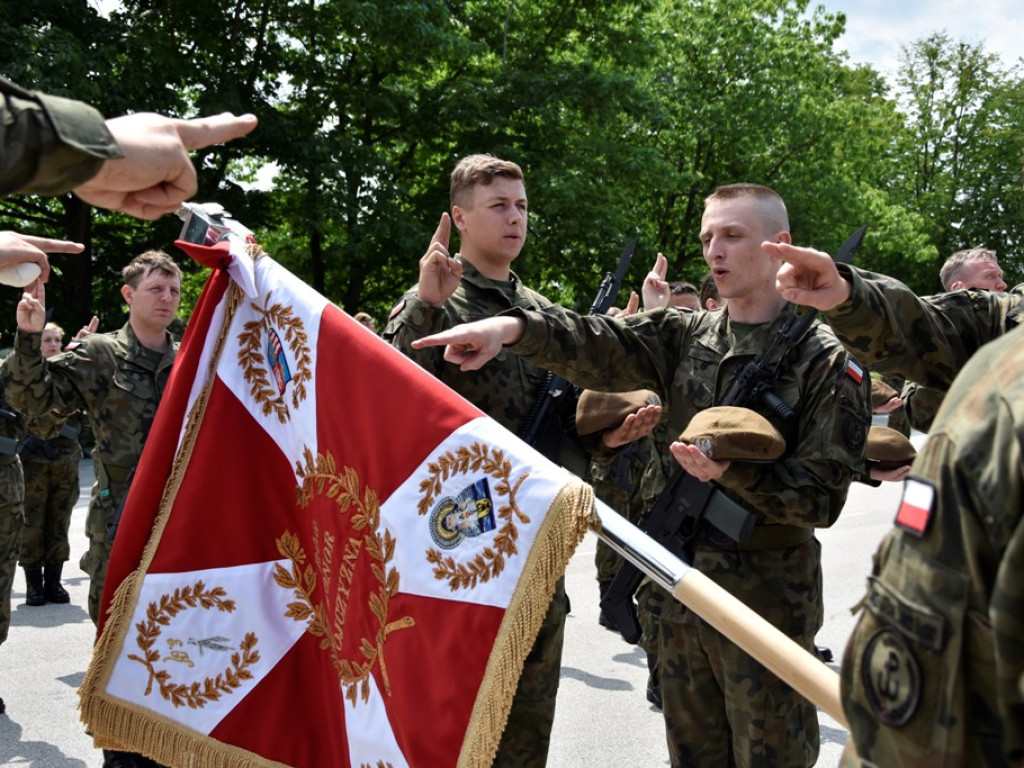 Złożyli przysięgę i rozpoczęli wakacje w mundurze (zdjęcia)