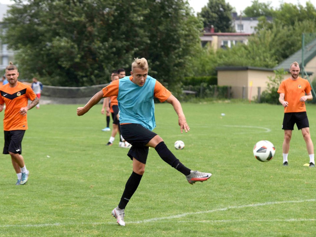 Mecz sparingowy. *KP KSZO 1929 Ostrowiec Świętokrzyski - GKS Nowiny 3:1