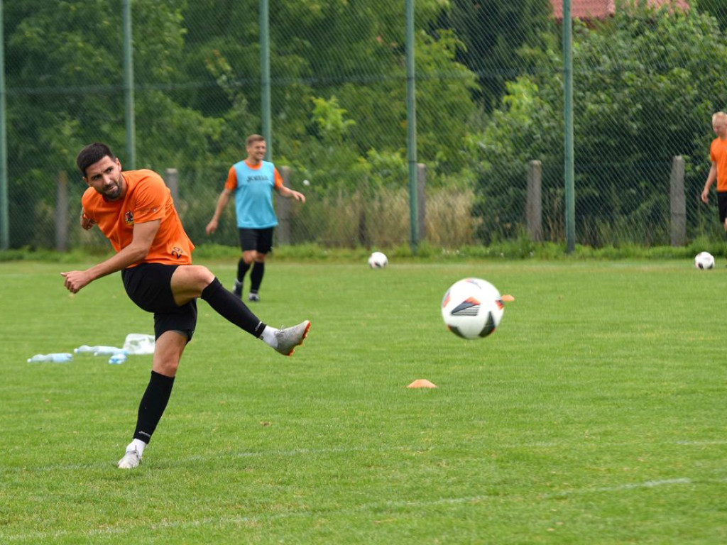 Mecz sparingowy. *KP KSZO 1929 Ostrowiec Świętokrzyski - GKS Nowiny 3:1