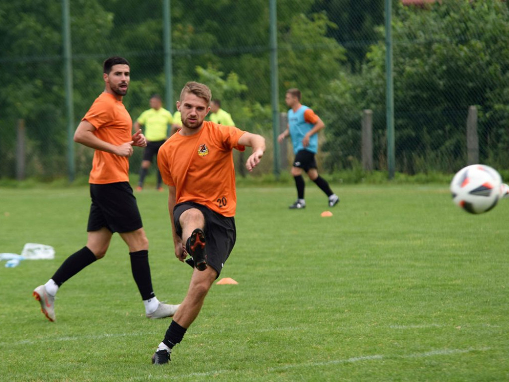 Mecz sparingowy. *KP KSZO 1929 Ostrowiec Świętokrzyski - GKS Nowiny 3:1