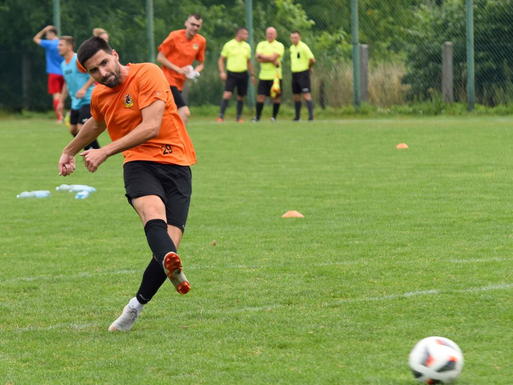 Mecz sparingowy. *KP KSZO 1929 Ostrowiec Świętokrzyski - GKS Nowiny 3:1